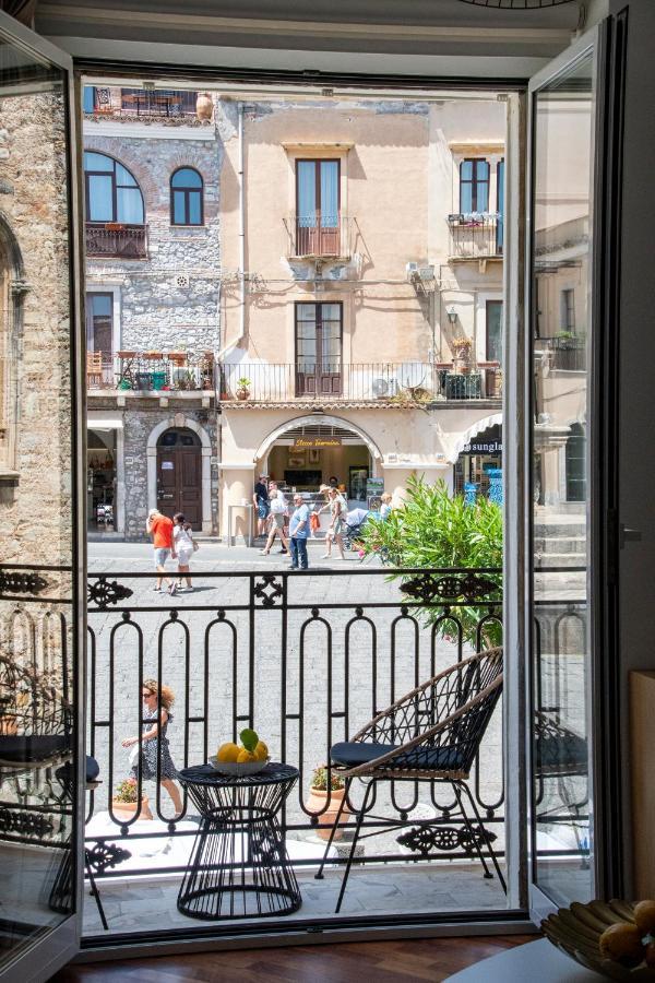 Castalia Apartments & Rooms Duomo Taormina Bagian luar foto