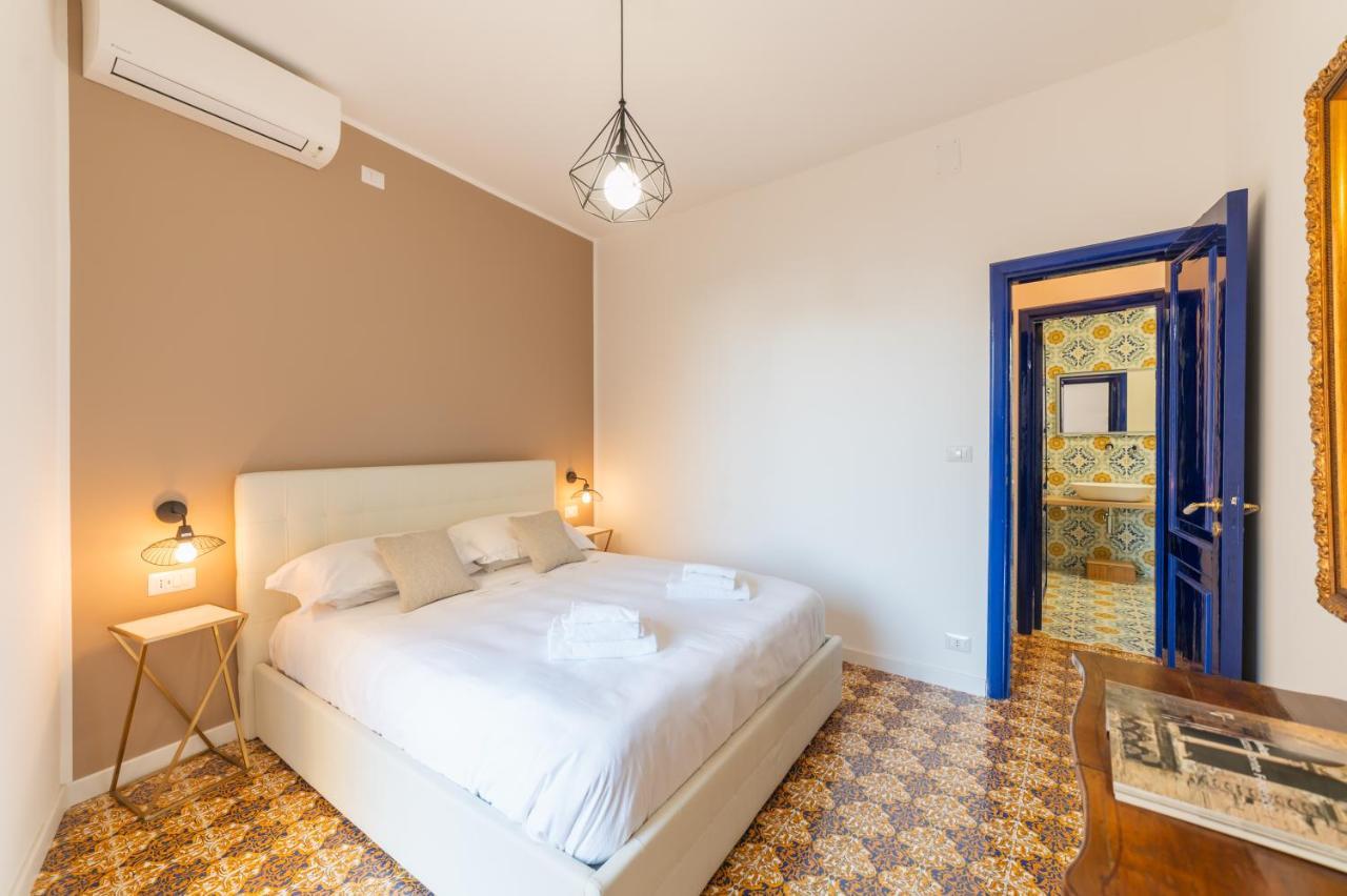 Castalia Apartments & Rooms Duomo Taormina Bagian luar foto