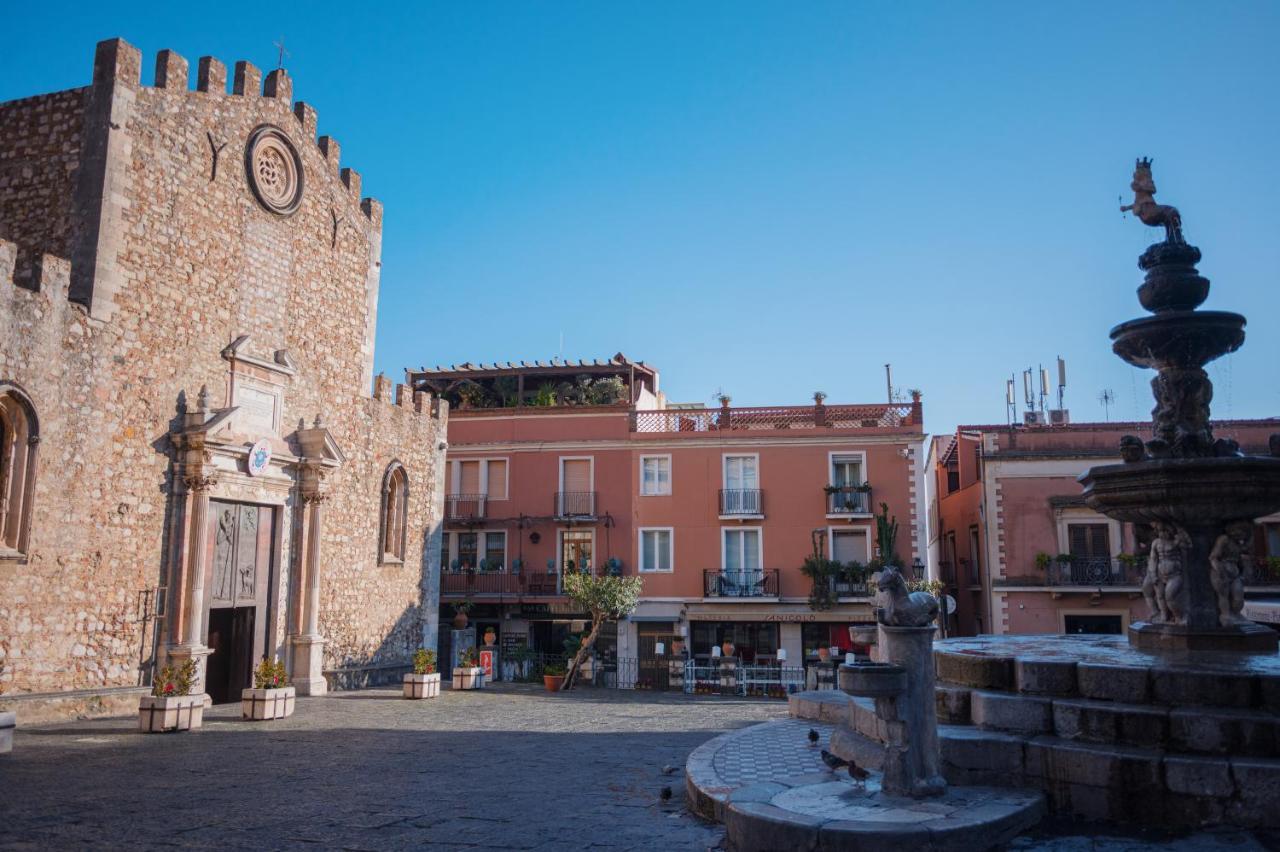 Castalia Apartments & Rooms Duomo Taormina Bagian luar foto